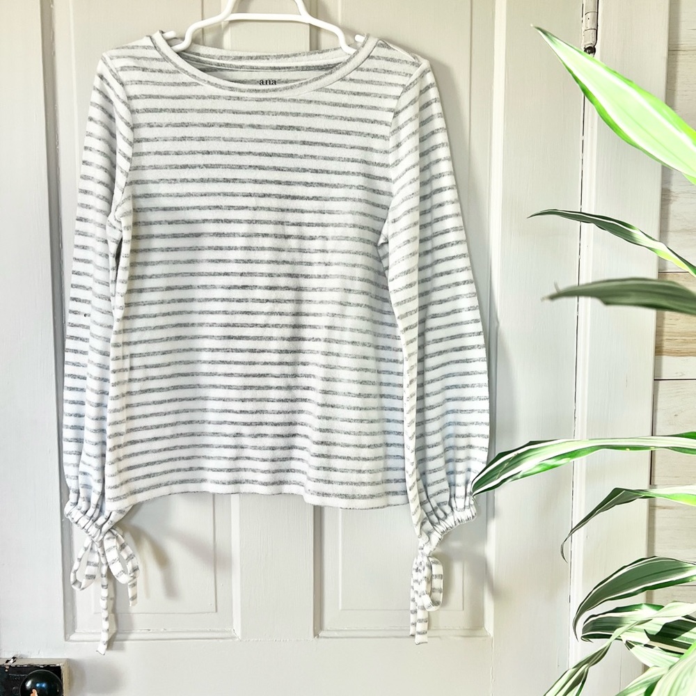 ✨Ana✨ plush top